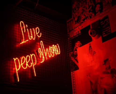 В квартале красных фонарей в Амстердаме